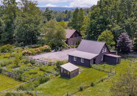 815 Albany Post Rd, New Paltz, NY 12561