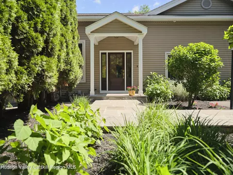 139 Jeffrey Ln, Hurley, NY 12443