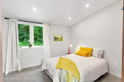 Bedroom - 24 Silver Ln, Red Hook, NY 12571 photo 3 of 4