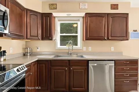 Kitchen - 696 Old Rd, Windham, NY 12496 photo 3 of 4