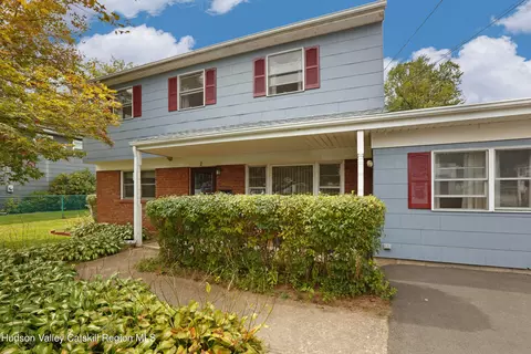 2 Stevens Ct, Saugerties, NY 12477