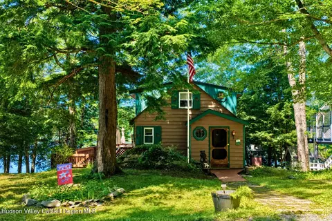 74 Lake Camp Way, Cropseyville, NY 12052