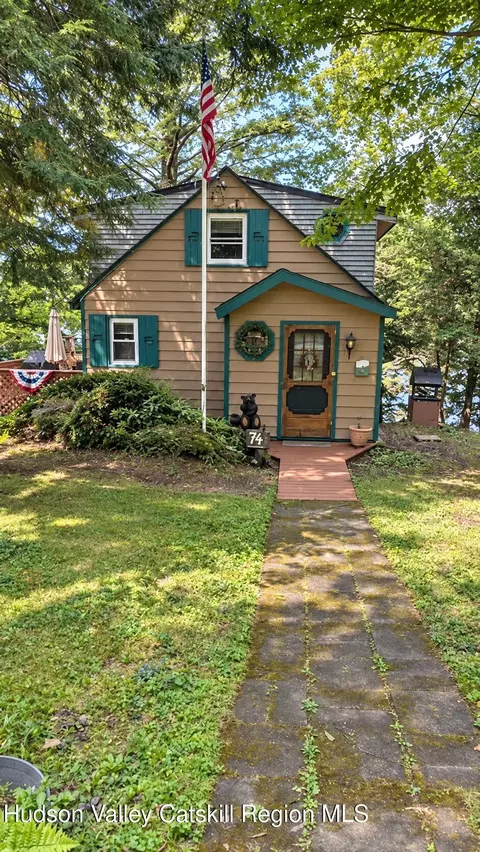 74 Lake Camp Way, Cropseyville, NY 12052