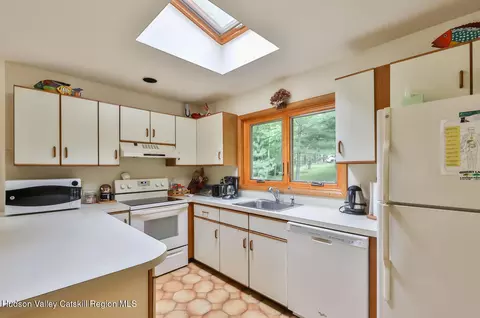 Kitchen - 458 Begley Rd, Windham, NY 12496 photo 3 of 6