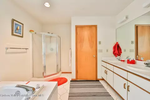 Bath - 458 Begley Rd, Windham, NY 12496 photo 4 of 7