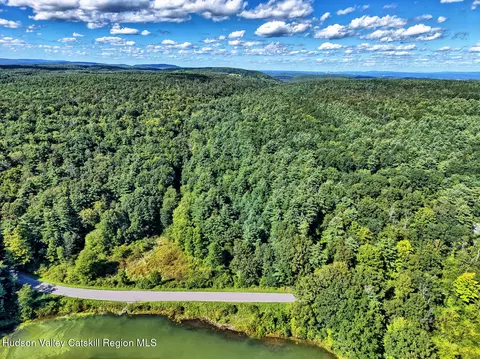 150 Jennings Rd, Hannacroix, NY 12087