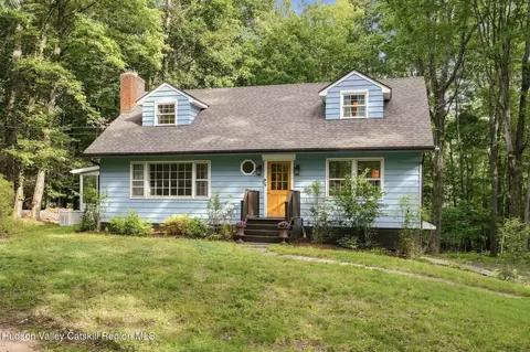 52 Black Rd, Shokan, NY 12481