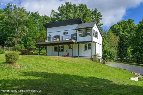 6 Wang Dr, Craryville, NY 12521