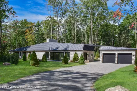 112 Mill Rd, Stone Ridge, NY 12484