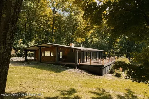 54 Runge Rd, Shokan, NY 12481