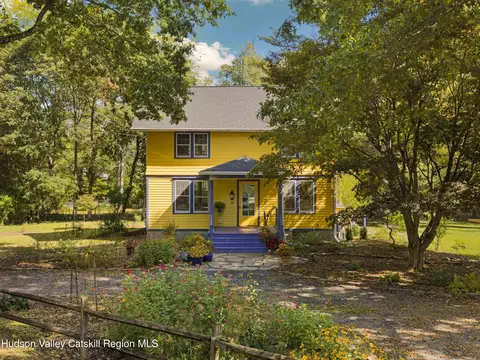 35 Orchard Ln, Woodstock, NY 12498