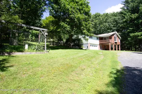 524 Angel Hill Rd, Chatham, NY 12037