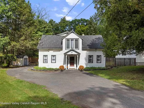 47 Van De Bogart Rd, Woodstock, NY 12498