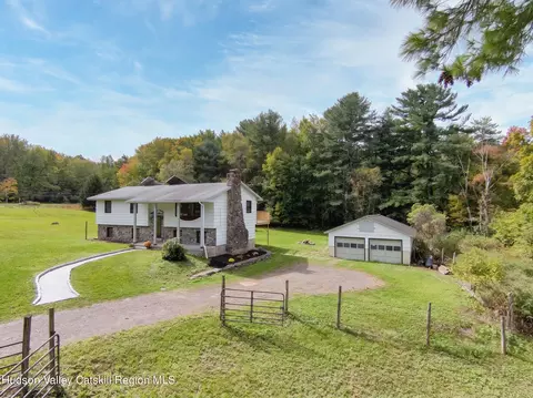 817 Samsonville Rd, Kerhonkson, NY 12446