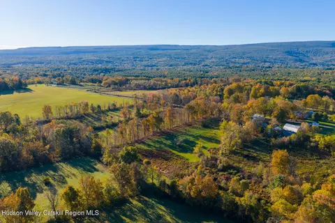 210 Cherrytown Rd, Kerhonkson, NY 12446