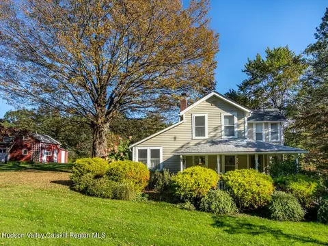 326 Ralph Vedder Rd, Saugerties, NY 12477