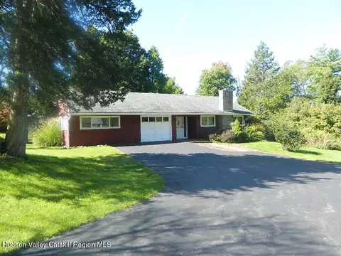 107 Orchard Ln, Hopewell Junction, NY 12533