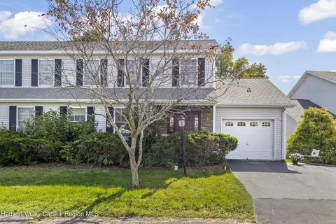 21 Van Winkle Rd, Hudson, NY 12534
