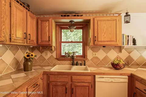 Kitchen - 50 Hoefer Rd, Red Hook, NY 12571 photo 2 of 2