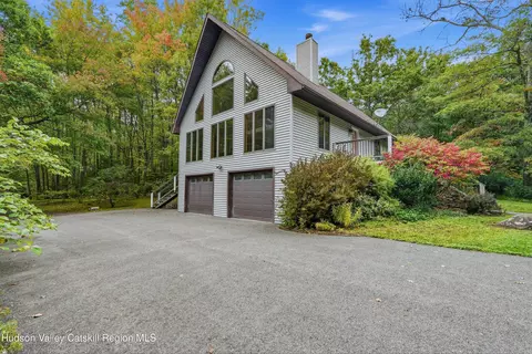66 Scal Bo Rd, Saugerties, NY 12477