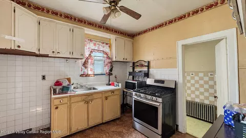 Entry Way - 74 Summit Ave, Catskill, NY 12414 photo 3 of 10