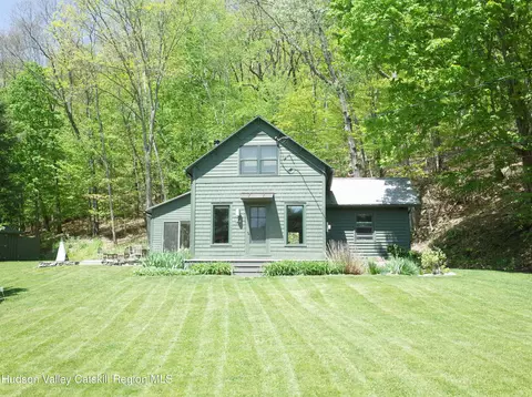 144 Underhill Rd, Hillsdale, NY 12529