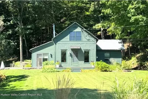 144 Underhill Rd, Hillsdale, NY 12529