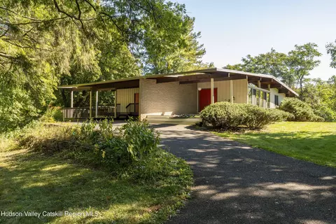 1156 Ulster Landing Rd, Saugerties, NY 12477