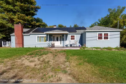 1566 S Old Post Rd, Castleton On Hudson, NY 12033
