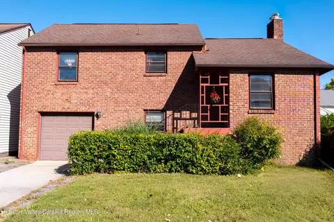 154 Lampman Ave, Port Ewen, NY 12466