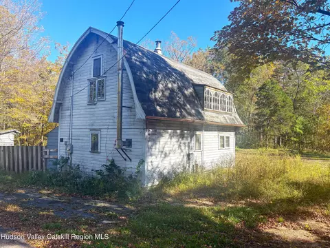 424 High Falls Rd, Saugerties, NY 12477