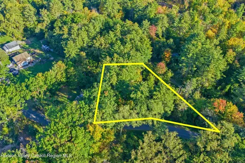 66 Turkey Hill Rd, Kerhonkson, NY 12446