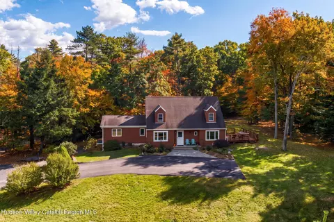 22 Mrs Franks Rd, Saugerties, NY 12477