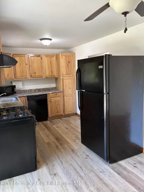 Kitchen - 32 Schmidt Dr, Cairo, NY 12413 photo 2 of 2