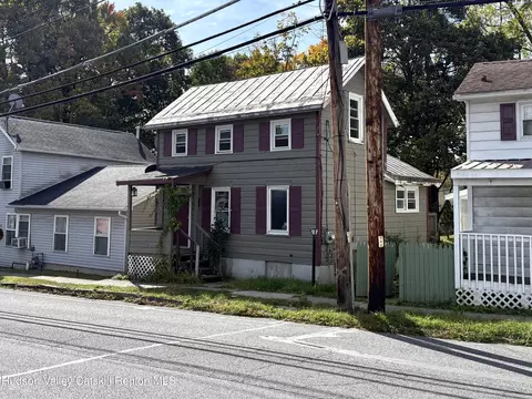 108 W Bridge St, Saugerties, NY 12477