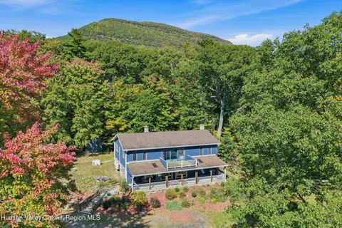 10 Manorville Rd, Saugerties, NY 12477