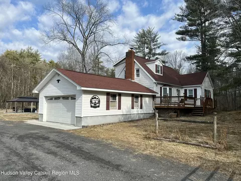171 Roosevelt Ave, Acra, NY 12405