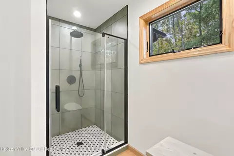 Bath - 68 Decker Rd, Wallkill, NY 12589 photo 3 of 5