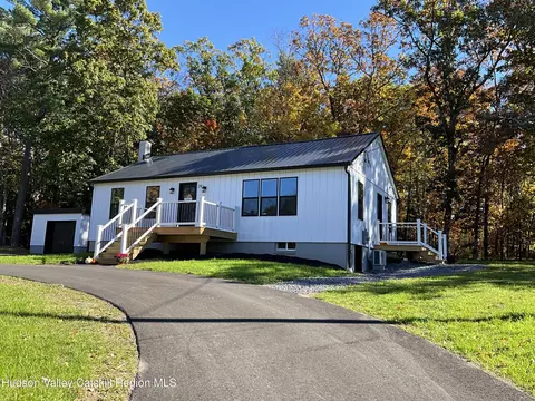 20 Lena Ln, Ruby, NY 12475