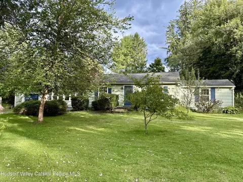 113 Schoolhouse Ln, Hurley, NY 12443