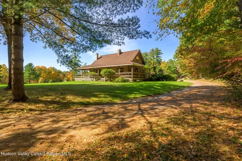 87 Blueberry Hill Rd, Old Chatham, NY 12136