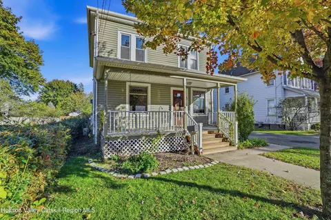 45 Elm St, Saugerties, NY 12477