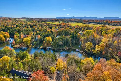 55 Fallen Tree Ln, Athens, NY 12015