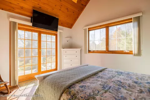 Bedroom - 730 Mill St, Windham, NY 12496 photo 1 of 9
