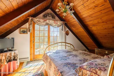 Bedroom - 730 Mill St, Windham, NY 12496 photo 4 of 9