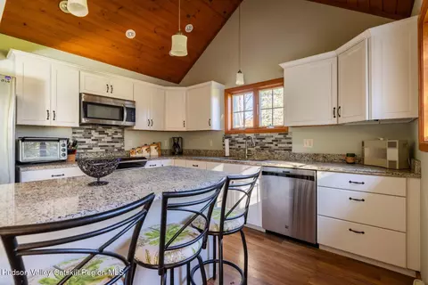 Kitchen - 730 Mill St, Windham, NY 12496 photo 3 of 6
