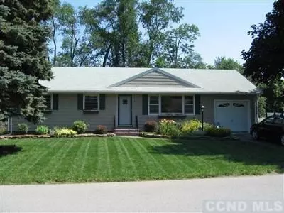 39 N Jefferson Rd, Red Hook, NY 12571 photo 1