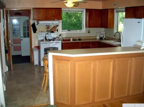 331 Maple Ave, Bethlehem, NY 12158 photo 9