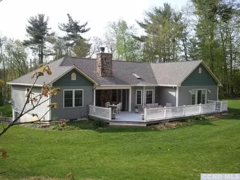 39 Rabbit Ln, Kinderhook, NY 12106 photo 2