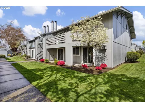 650 Harlow Rd #115, Springfield, OR 97477